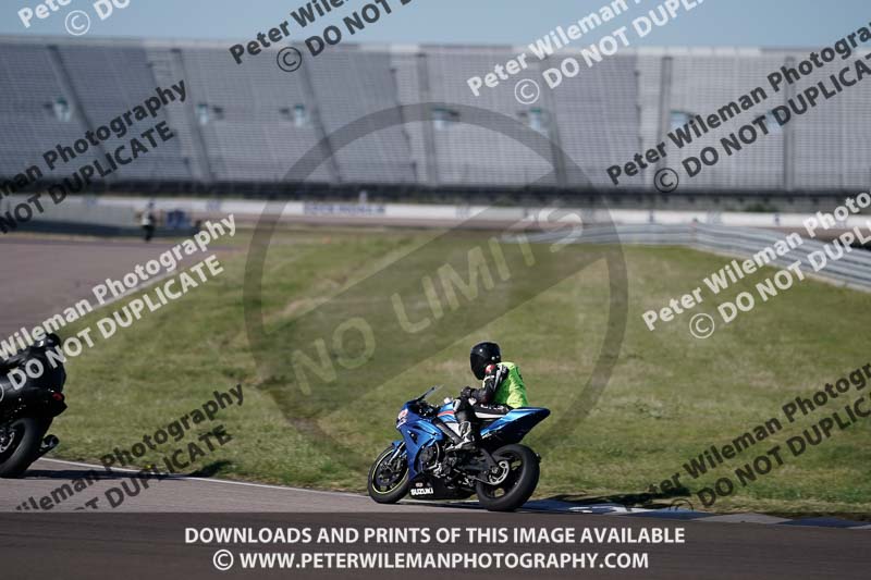 Rockingham no limits trackday;enduro digital images;event digital images;eventdigitalimages;no limits trackdays;peter wileman photography;racing digital images;rockingham raceway northamptonshire;rockingham trackday photographs;trackday digital images;trackday photos